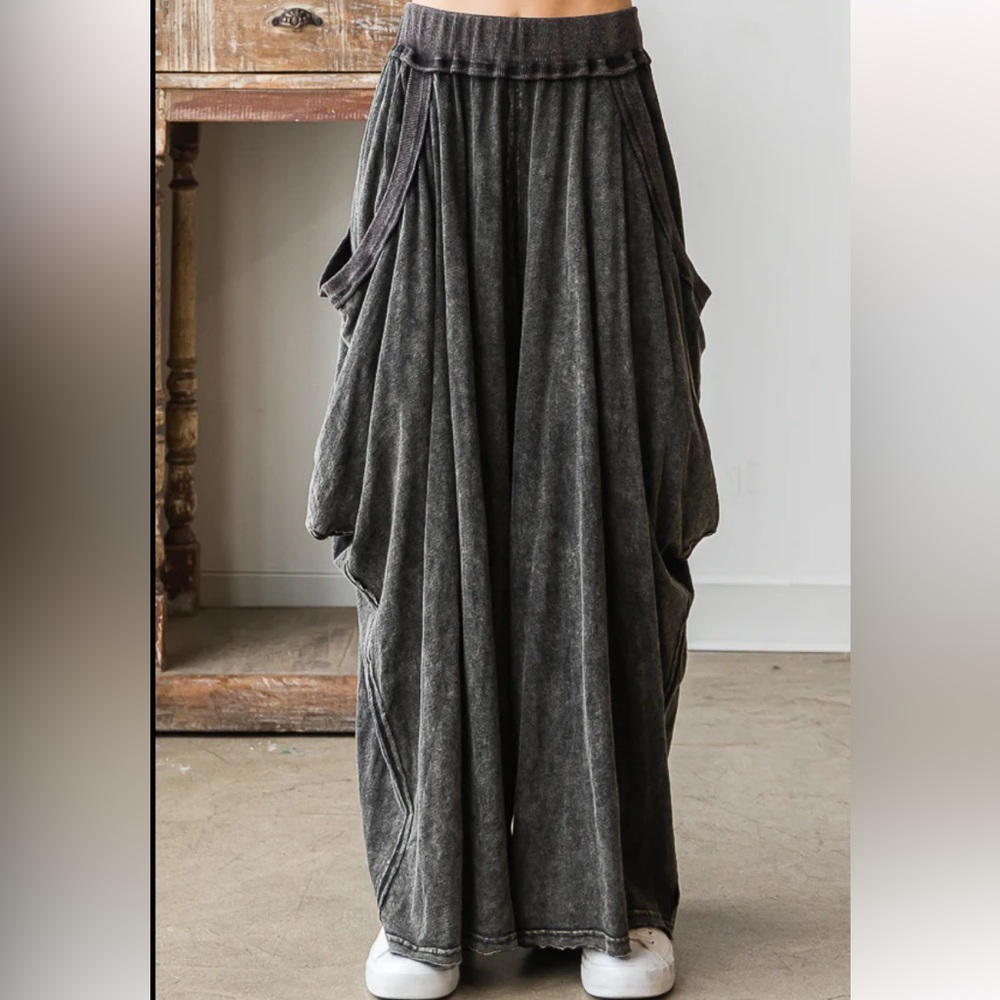 Oli & Hali Washed Black Wide-Leg Pocket Harem Pants - Picture 4 of 4